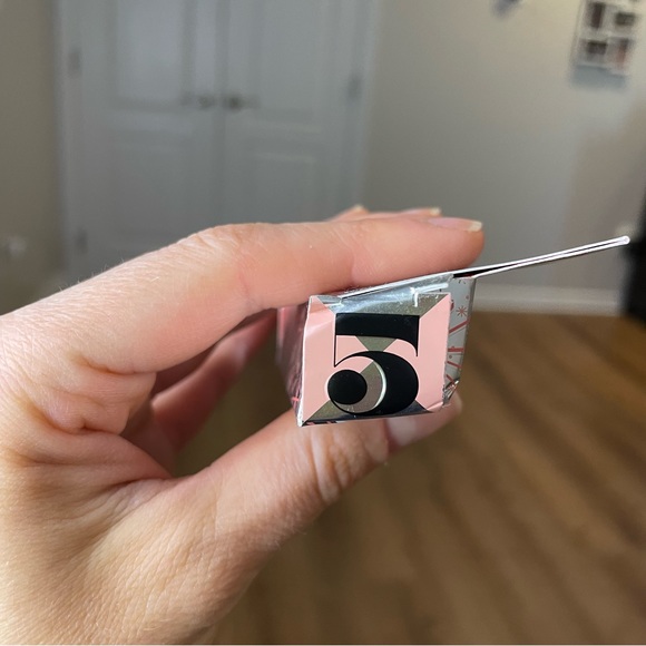BNIB Benefit Gimme Brow+ - Picture 5 of 10